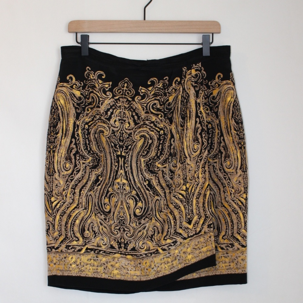 Beautiful Dana Buchman Skirt